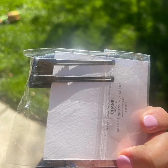 🌺New With Box Chanel Beauty Hair Clip Gift Set 2 Pcs Rare Item Black🌺 - Picture 6 of 13